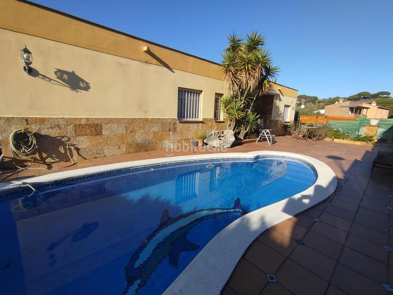 Foto 9d3caf2f-fcee-48e5-b32b-76453a54601c. Xalet amb calefacció aparcament a residencial Blanes - vistamar Blanes