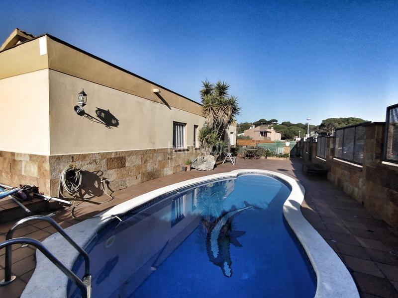 Foto a575fb95-9868-4014-a313-37a0cd28549a. Xalet amb calefacció aparcament a residencial Blanes - vistamar Blanes