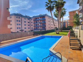 Pis a Fenals. Precioso y acogedor bajo con terraza y parquing