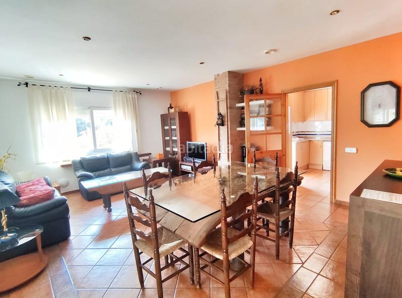 Foto 0e54e2b9-bcee-47b8-bd7a-8f7e54d0a727. Xalet amb calefacció aparcament piscina a Canyelles Lloret de Mar