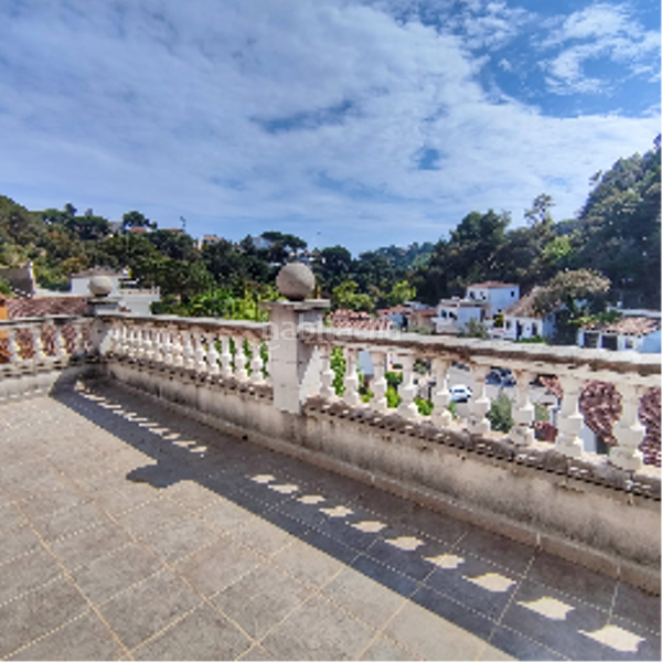 Foto e771c005-6413-4c98-8dd9-821091a48c16. Xalet amb calefacció aparcament piscina a Canyelles Lloret de Mar