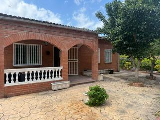 Xalet  Montjuc. Vivienda a 4 vientos en residencial park, maanet