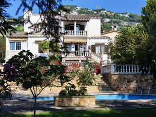 Xalet a Mas Baell-Can Carbó. Gran casa a un paso del centro de lloret de mar