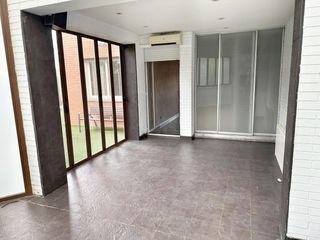 Casa adossada a Sant Vicenç Centre