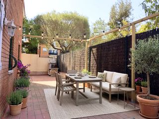 Flat  De costa de carbonell. Magnifica planta baja con 40m2 de terraza y parking