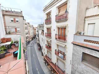Casa adossada  De venècia. Casa con local comercial en ubicacion ideal!!!