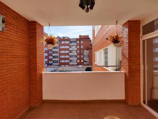 Pis  De pere codina i mont. Amplio piso de 4 habitaciones en fenals!!!