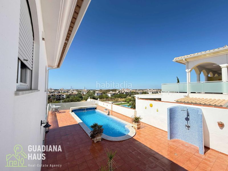 Foto 439e390b-b34a-40fc-8219-494c4f982ba0. Chalet en calle jose de espronceda 9 en Costa Esuri Ayamonte