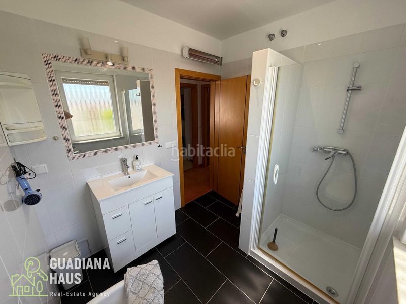 Foto c7f9b700-d097-4aa2-9bd0-8780ed5feca9. Chalet en calle jose de espronceda 9 en Costa Esuri Ayamonte