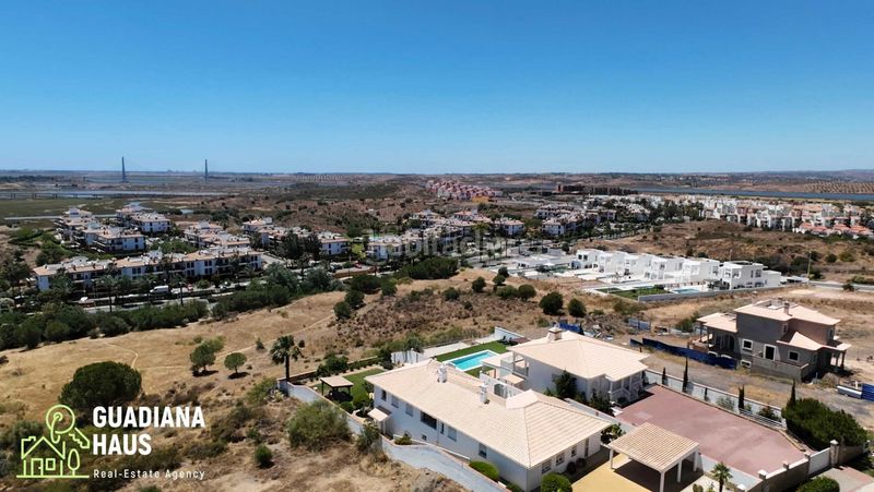 Foto da0dc7ca-d2f2-4055-acd9-8369db63d7b0. Chalet en calle jose de espronceda 9 en Costa Esuri Ayamonte