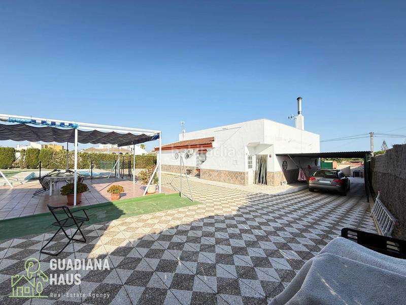 Foto 0a063f64-bb8a-49d5-85b5-c5a82bce9ee2. Xalet amb aparcament piscina a Ayamonte ciudad Ayamonte