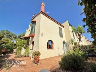 Semi detached house in Calle MIGUEL DE UNAMUNO 20