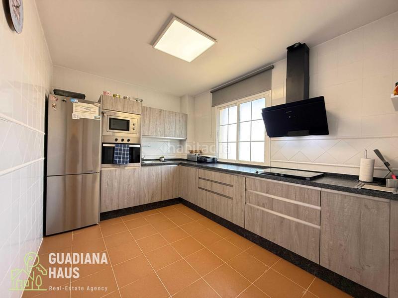 Foto c16d98d1-09fa-46f5-8404-cb41ba3d1f8c. Penthouse in avenida juan pablo ii 24 in Costa Esuri Ayamonte