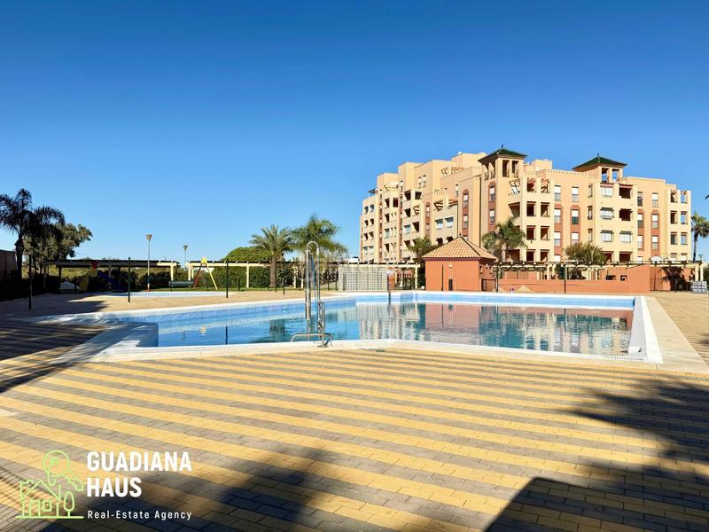 Foto 03a29f31-ad9c-440d-b894-6d95f3657543. Apartamento en cisnes de los 4 en Isla Canela Ayamonte