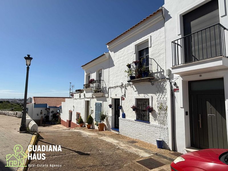 Foto fa2e0c56-9545-41d6-8845-809e95b7ecbd. Casa adossada a calle san sebastian 0 a Ayamonte ciudad Ayamonte