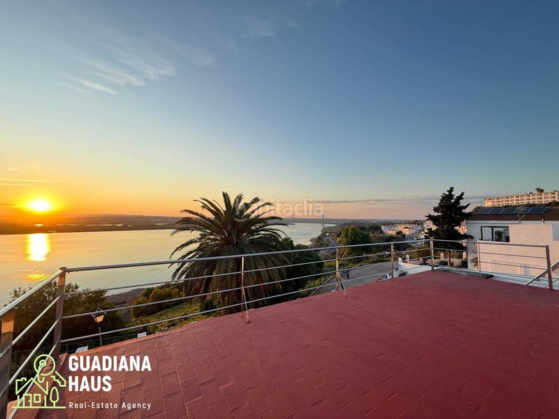 Foto b9ddeb9e-a2e2-4036-b8ae-38f25b236e6d. Casa adosada en calle mirador 6 en Ayamonte ciudad Ayamonte
