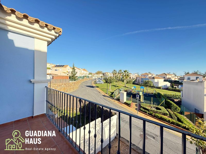 Foto 9de3a4a7-62e7-494b-8926-725897a92152. Casa adossada a calle ruben dario 4 a Costa Esuri Ayamonte
