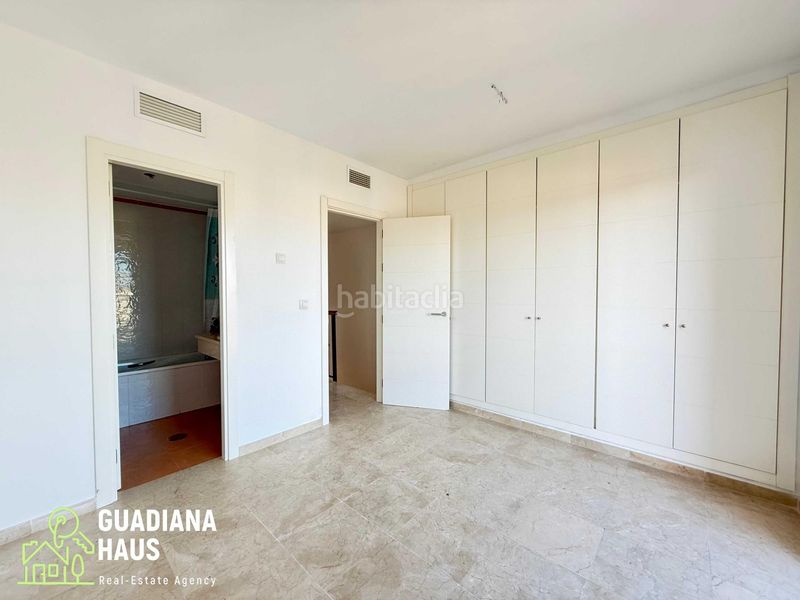 Foto ceb99fa0-c360-43f5-b239-a6991e48a21f. Casa adossada a calle ruben dario 4 a Costa Esuri Ayamonte