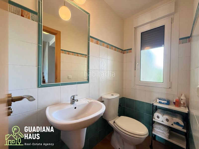 Foto 38ec8a78-5b29-41bd-8ba7-5ae25f215632. Casa adossada a avenida rosalia de castro 5 a Costa Esuri Ayamonte