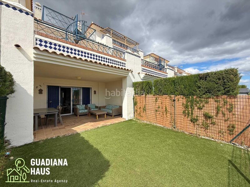 Foto 42c869a9-c17a-46ca-b16f-741bf82dacaa. Casa adossada a avenida rosalia de castro 5 a Costa Esuri Ayamonte