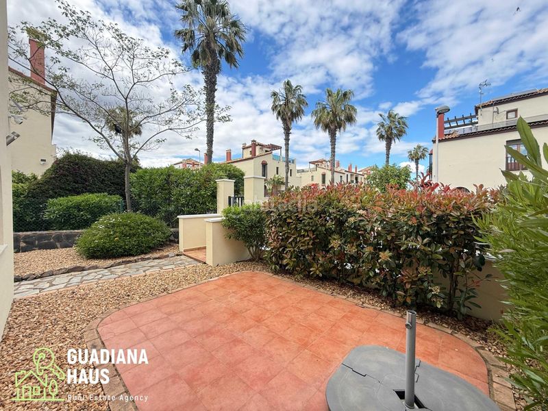 Foto 363dd0cc-6b63-46a5-8c5d-47a1777744fc. Casa adossada a calle miguel de unamuno 20 a Costa Esuri Ayamonte