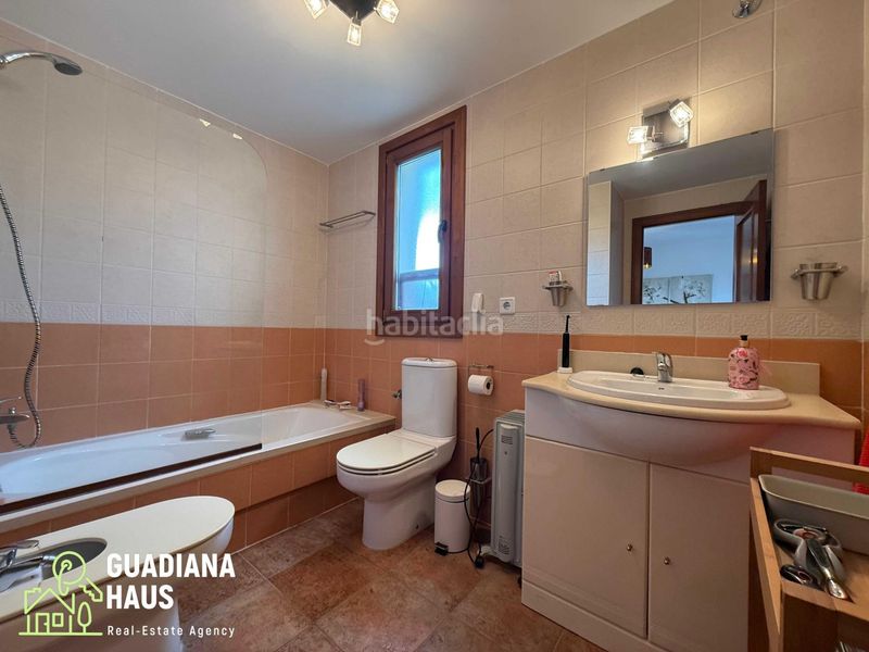 Foto a3b4eb4f-8ca2-4bef-8e74-5cd3d9b77422. Casa adossada a calle miguel de unamuno 20 a Costa Esuri Ayamonte