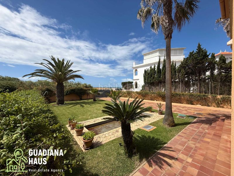Foto 4f89748e-d812-4d60-ab53-e5e3456294bf. Casa aparellada a avenida gavilanes de los 67 a Isla Canela Ayamonte