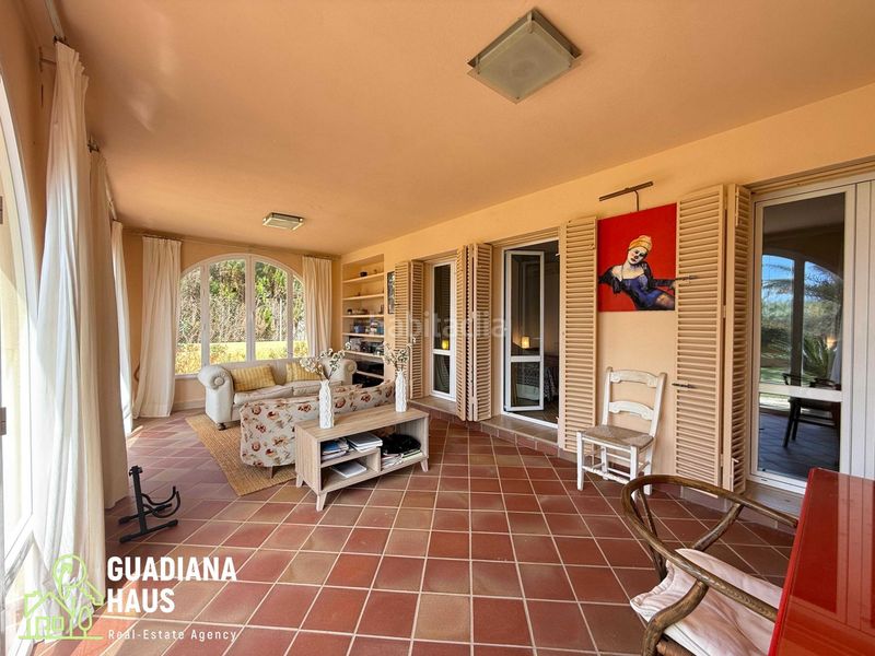 Foto b7e550bb-8e52-4042-93d3-8e497de515fe. Casa aparellada a avenida gavilanes de los 67 a Isla Canela Ayamonte