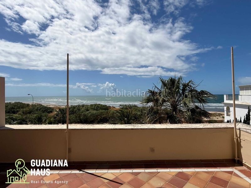 Foto d28c3af1-e003-49f9-8324-b288c94f4703. Casa aparellada a avenida gavilanes de los 67 a Isla Canela Ayamonte