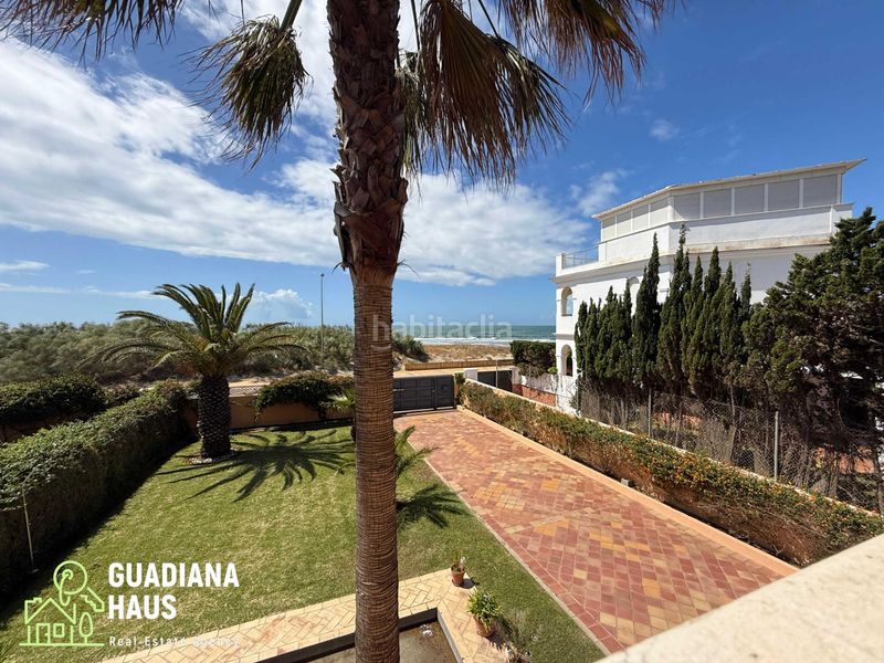 Foto f9c3bcb7-fb66-465e-94fe-02fe5e9bbed5. Casa aparellada a avenida gavilanes de los 67 a Isla Canela Ayamonte