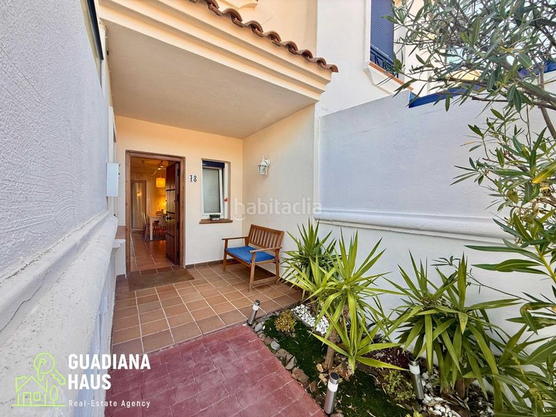 Foto 563ced5b-aa81-4499-8336-98ac44a85a90. Casa adossada a avenida rosalia de castro 5 a Costa Esuri Ayamonte