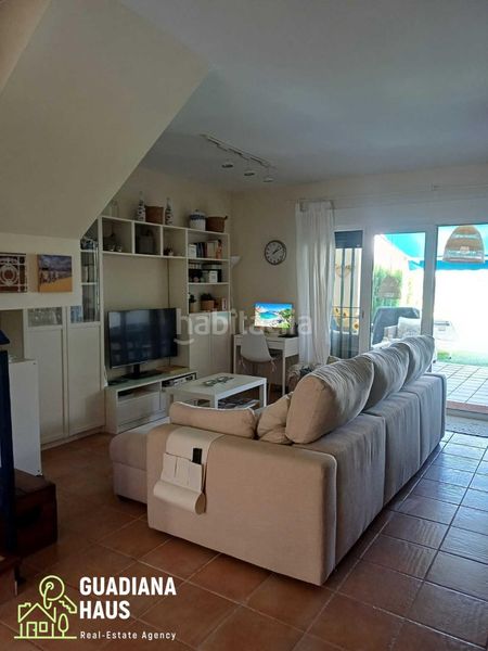 Foto b2ce970d-2f47-420e-9148-a9a50d55b5a8. Casa adossada a avenida rosalia de castro 5 a Costa Esuri Ayamonte
