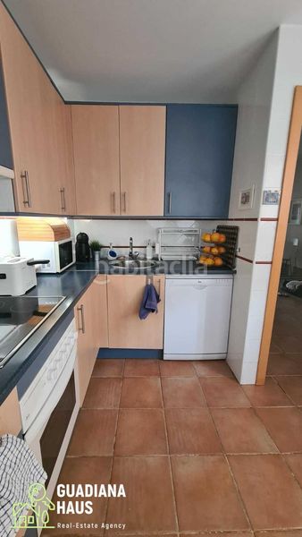 Foto ede839a3-7110-4dbe-be2d-632e89c1e6fc. Casa adossada a avenida rosalia de castro 5 a Costa Esuri Ayamonte
