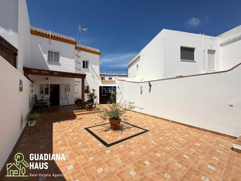 Foto b0048560-5a75-489c-bc80-3ed2c3bb0cdb. Casa adosada en Ayamonte ciudad Ayamonte