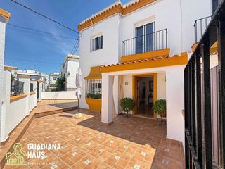 Casa adossada a Ayamonte ciudad