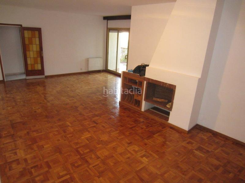 Foto 0d59fbfc-d1b5-4e34-b277-c0deb032839b. Pis amb xemeneia calefacció aparcament a Putget - Farró Barcelona