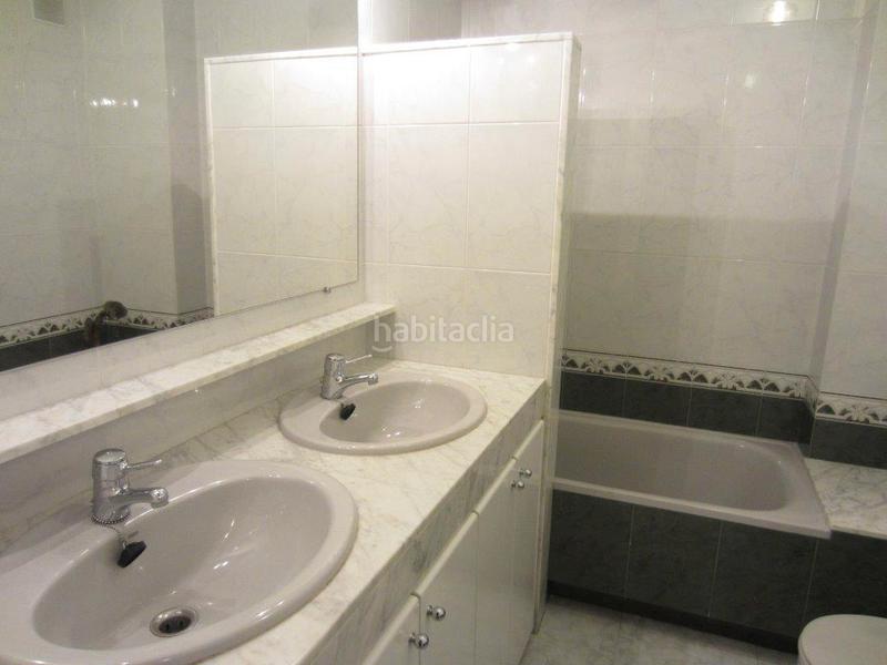 Foto 4109dc16-7c01-49c5-a754-3e1f2268390e. Pis amb xemeneia calefacció aparcament a Putget - Farró Barcelona