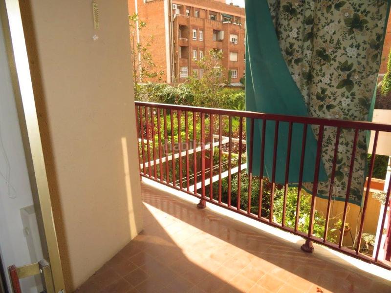 Foto 69f097a5-1040-4bed-ab6a-01738e769250. Pis amb xemeneia calefacció aparcament a Putget - Farró Barcelona