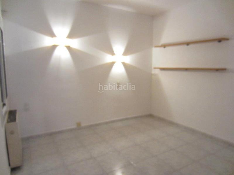 Foto 8377ca34-3dbe-4d5c-9f93-2a1ab4ca61f9. Pis amb xemeneia calefacció aparcament a Putget - Farró Barcelona