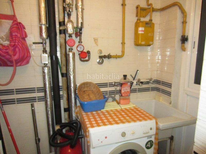 Foto 925e9491-0798-4558-b332-de6534890f3b. Pis amb xemeneia calefacció aparcament a Putget - Farró Barcelona