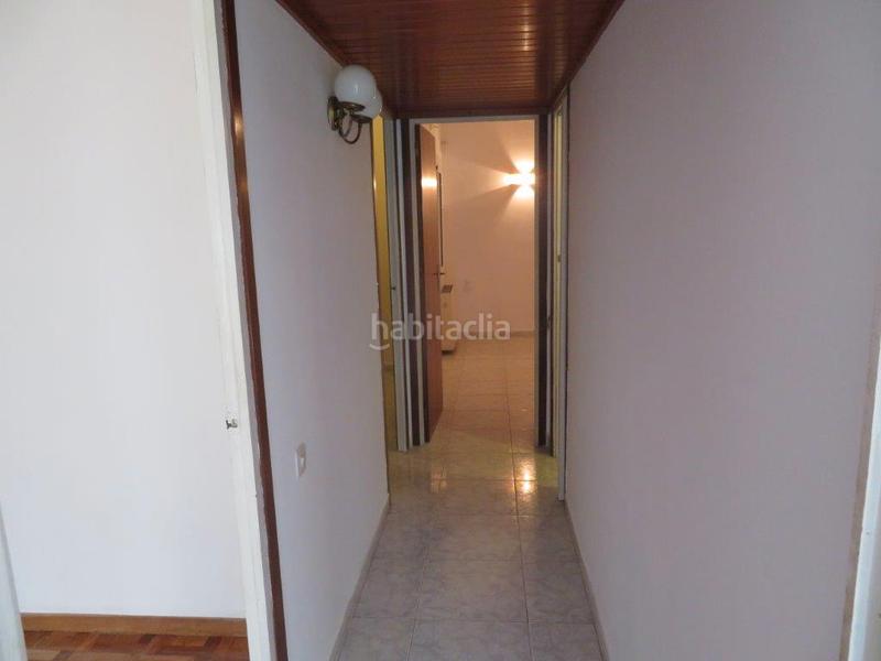 Foto cdf15778-69c3-46f5-87dc-cdaee3cc39b2. Pis amb xemeneia calefacció aparcament a Putget - Farró Barcelona