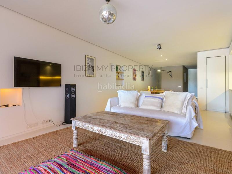 Foto a45e1454-7d9f-4dc8-84e4-7e65f3dc93a1. Lloguer apartament amb aparcament piscina a Marina Botafoc-Talamanca Ibiza
