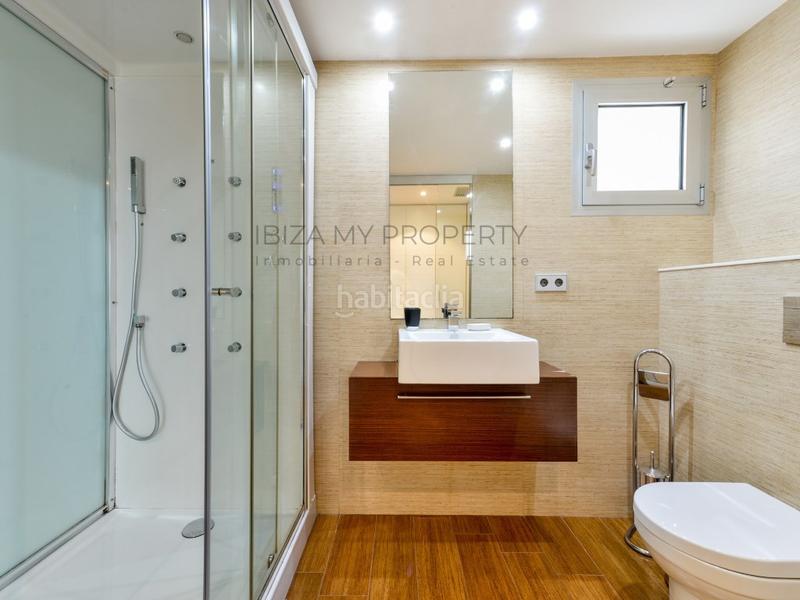 Foto 0fc00bdd-436a-4a9d-a40b-71b9090c046b. Lloguer apartament amb aparcament piscina a Marina Botafoc-Talamanca Ibiza