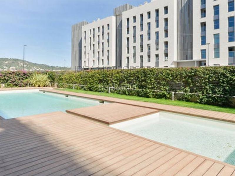 Foto 85718a61-8222-460c-9ca6-5adaea7801a2. Location appartement avec parking piscine dans Marina Botafoc-Talamanca Ibiza