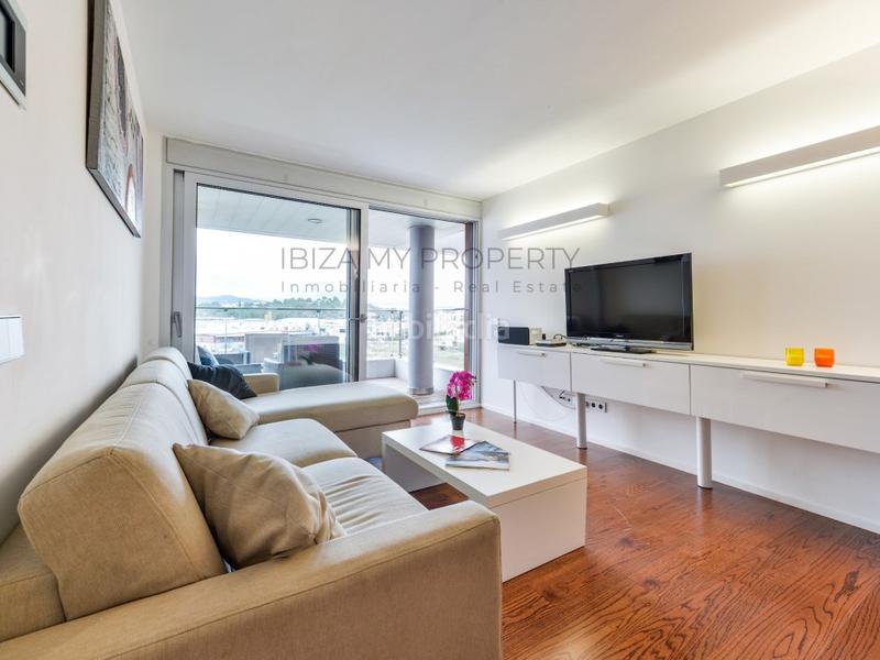 Foto 9593585e-b868-46b3-99fc-a524a6b13a2a. Location appartement avec parking piscine dans Marina Botafoc-Talamanca Ibiza