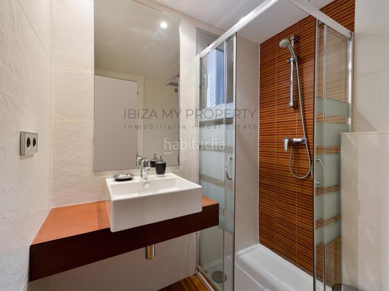 Foto cd9280dc-a559-438e-85f8-ba26e09013e8. Location appartement avec parking piscine dans Marina Botafoc-Talamanca Ibiza