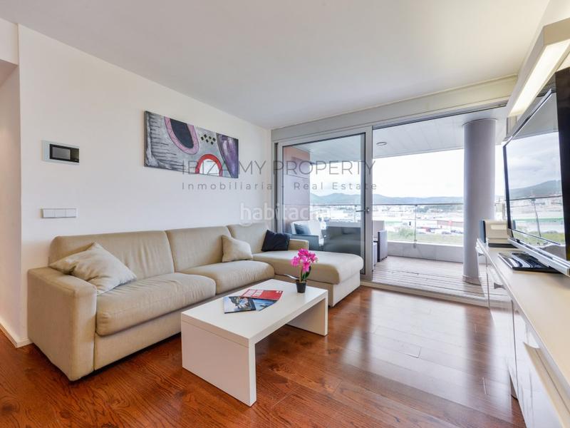 Foto dba82532-6d20-4a46-bc34-cd12b8919793. Location appartement avec parking piscine dans Marina Botafoc-Talamanca Ibiza