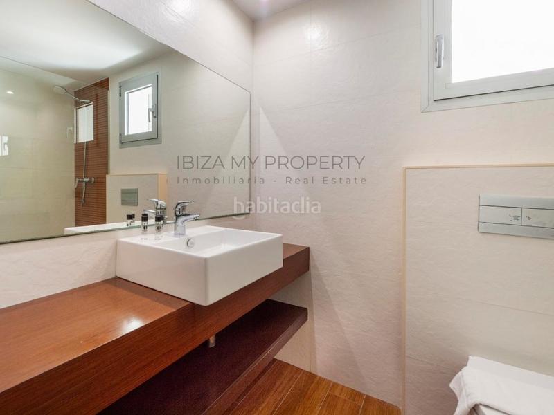 Foto 761f62d9-ead7-43d8-96fa-bcdd5a2c86c5. Lloguer apartament amb aparcament piscina a Marina Botafoc-Talamanca Ibiza