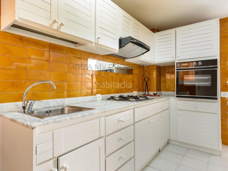 Foto f54b5c9b-3de3-42ab-ae51-56c710f73f68. Alquiler casa adosada adosado urbanización Can Furnet en Santa Eulària