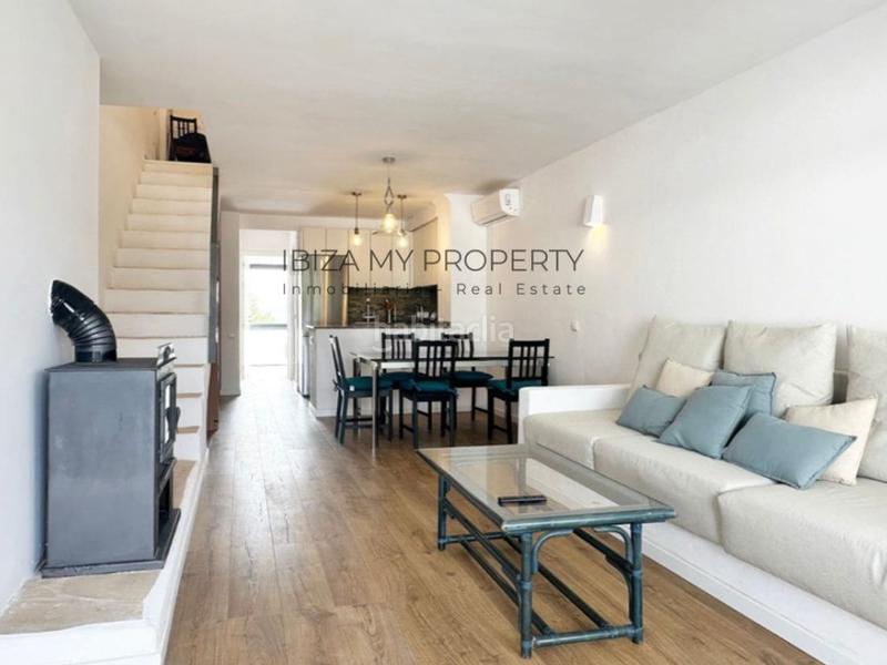 Foto a04fee67-f1a1-4491-954d-b27d1cee4a68. Lloguer apartament amb piscina a Roca Llisa Santa Eulària